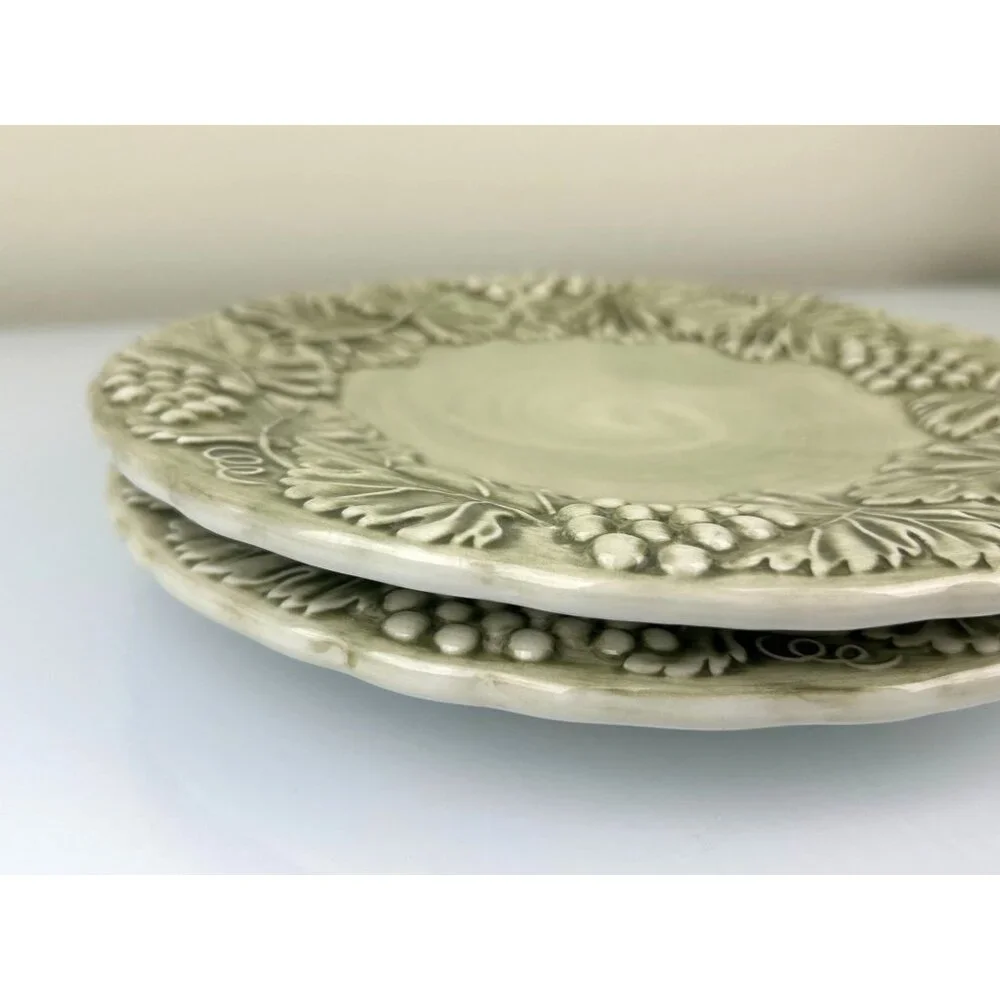 Williams Sonoma Napa Sage Green Italy Leaf & Grape Salad Plates 8.75